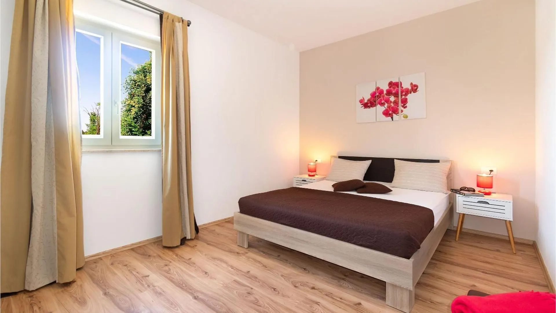 Hohe Lage, Eingezaeunter Hof, Panoramablick Villa Tinjan Tatil Evi