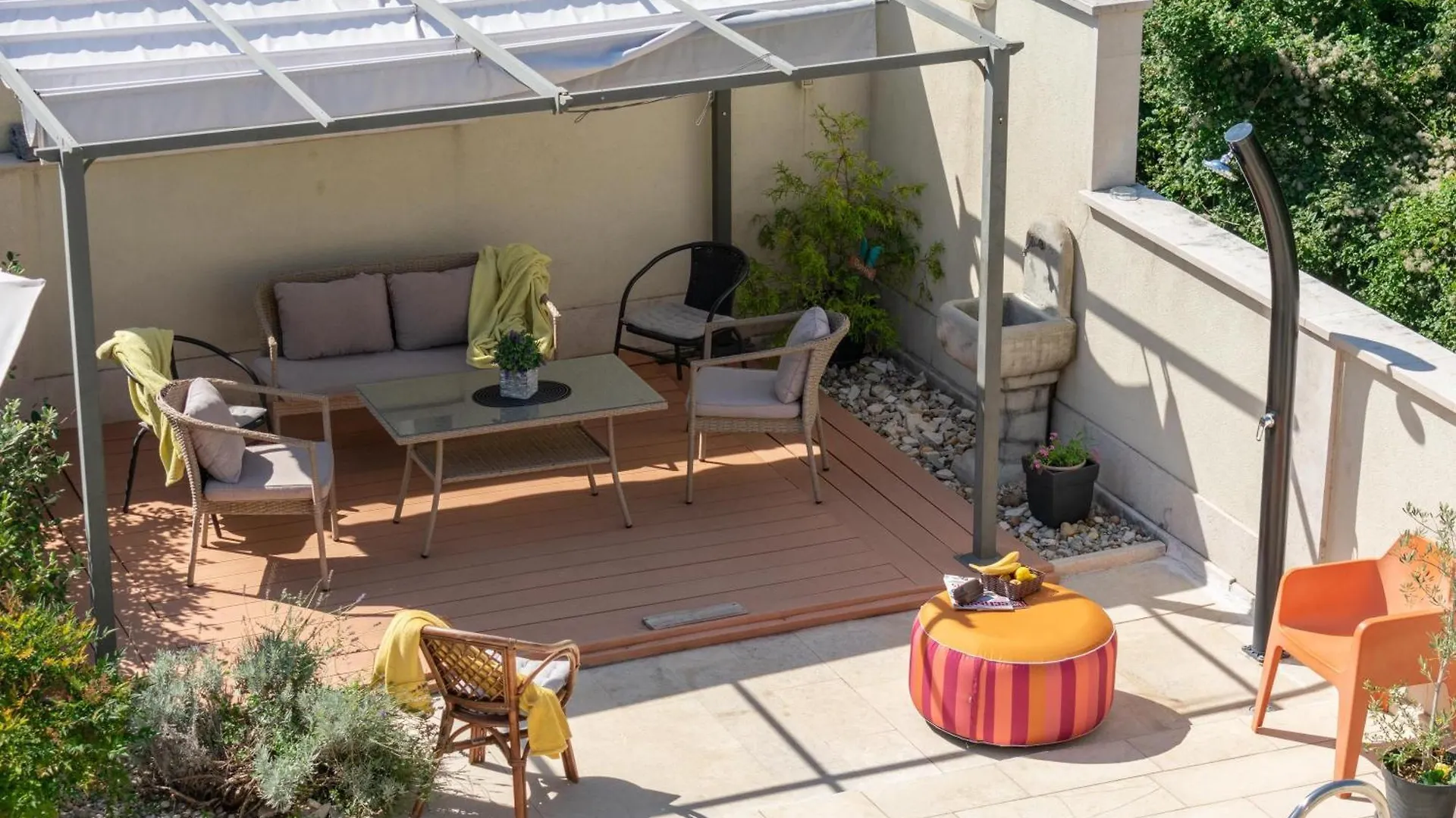 Hohe Lage, Eingezaeunter Hof, Panoramablick Villa Tinjan 0*,  Hırvatistan
